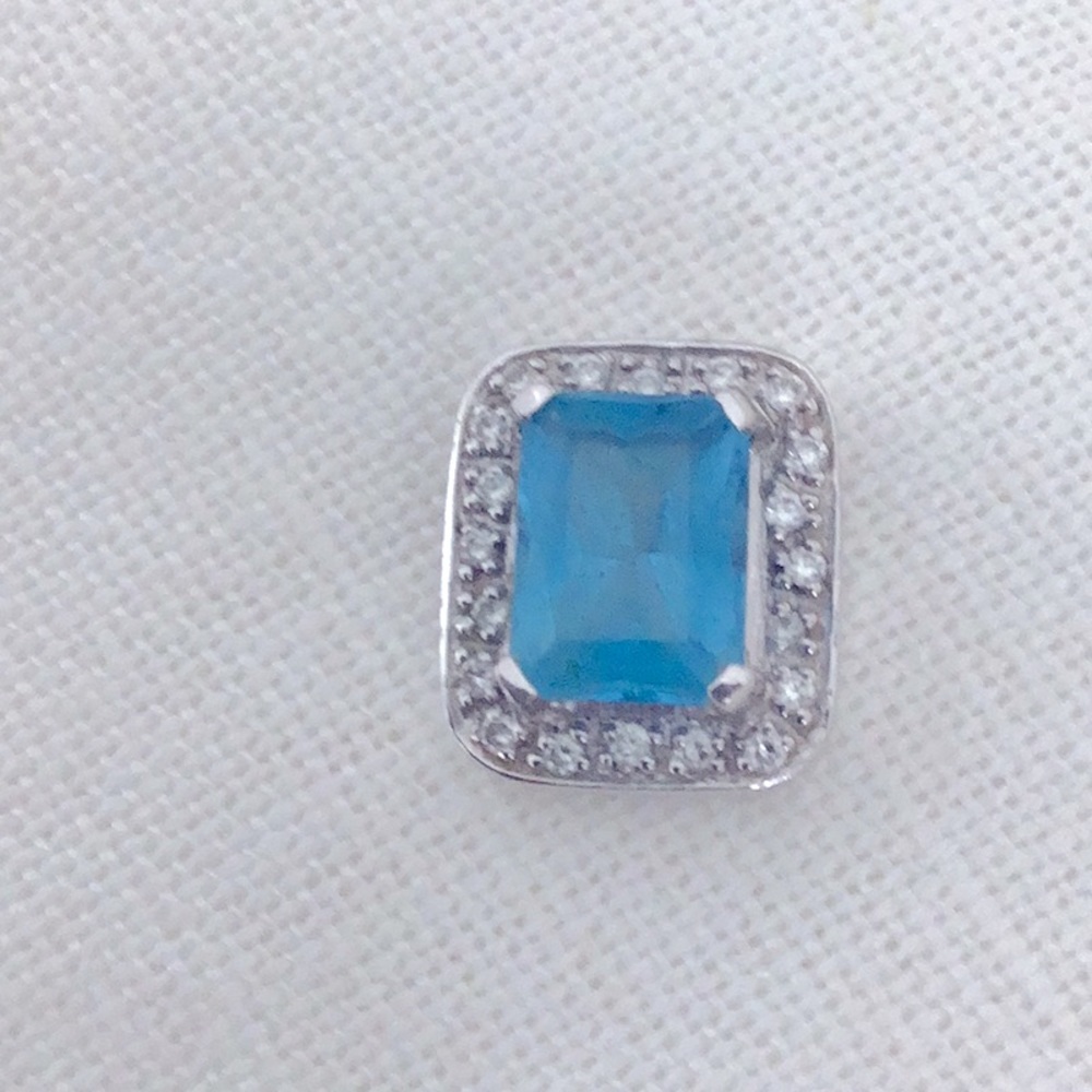 Blue Topaz and diamond pendant 14k